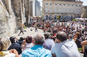 Parallel zum Theaterfestival von Avignon läuft das Festival „Off“ mit mehr als 1.400 Aufführungen an über 130 Orten in Avignon.