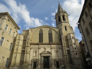 Die Kathedrale St. Siffrein ist eine der Sehenswürdigkeiten von Carpentras.