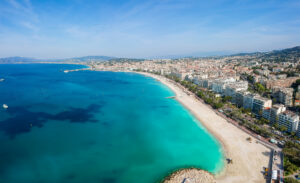 Panoramablick auf Cannes an der Côte d’Azur.