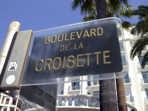 Auf der 'Boulevard de la Croisette' bebt jährlich im Mai der Boden: Denn dann finden dort die Filmfestspiele statt.