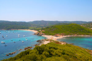 Felsküste und Bucht L’Escalet zwischen Cap Camarat und Cap Taillat bei Ramatuelle