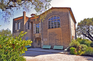 Musée Renoir in der Domaine des Collettes in Cagnes-sur-Mer zwischen Olivenbäumen